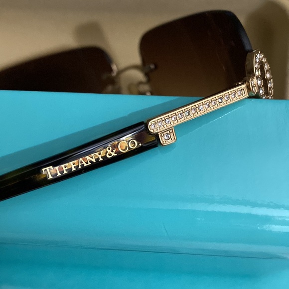 Tiffany’s sunglass w case brand new with box $1195 original retail! Spectacular! main image 10